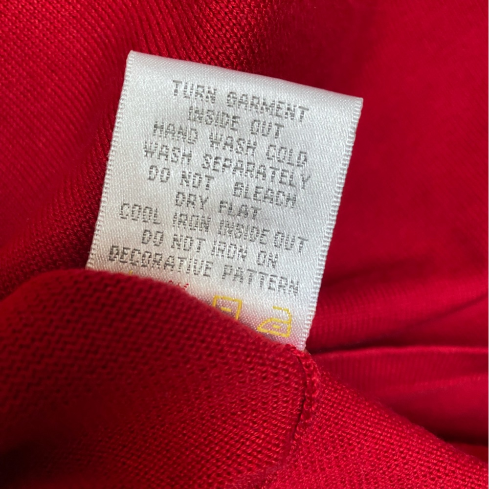 Beta’s Choice Red Sleeveless Top - Picture 9 of 12